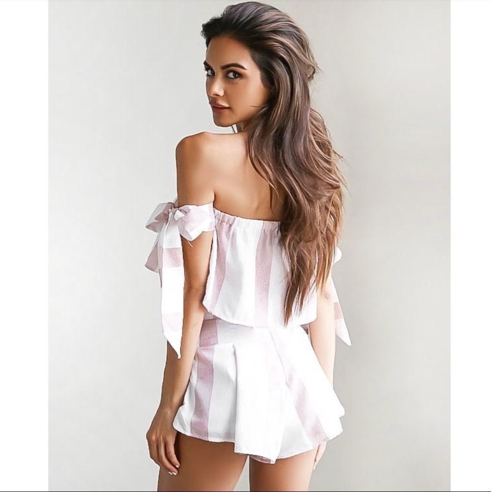 🎀Pink & White Striped 2 piece 🎀 - Picture 4 of 4